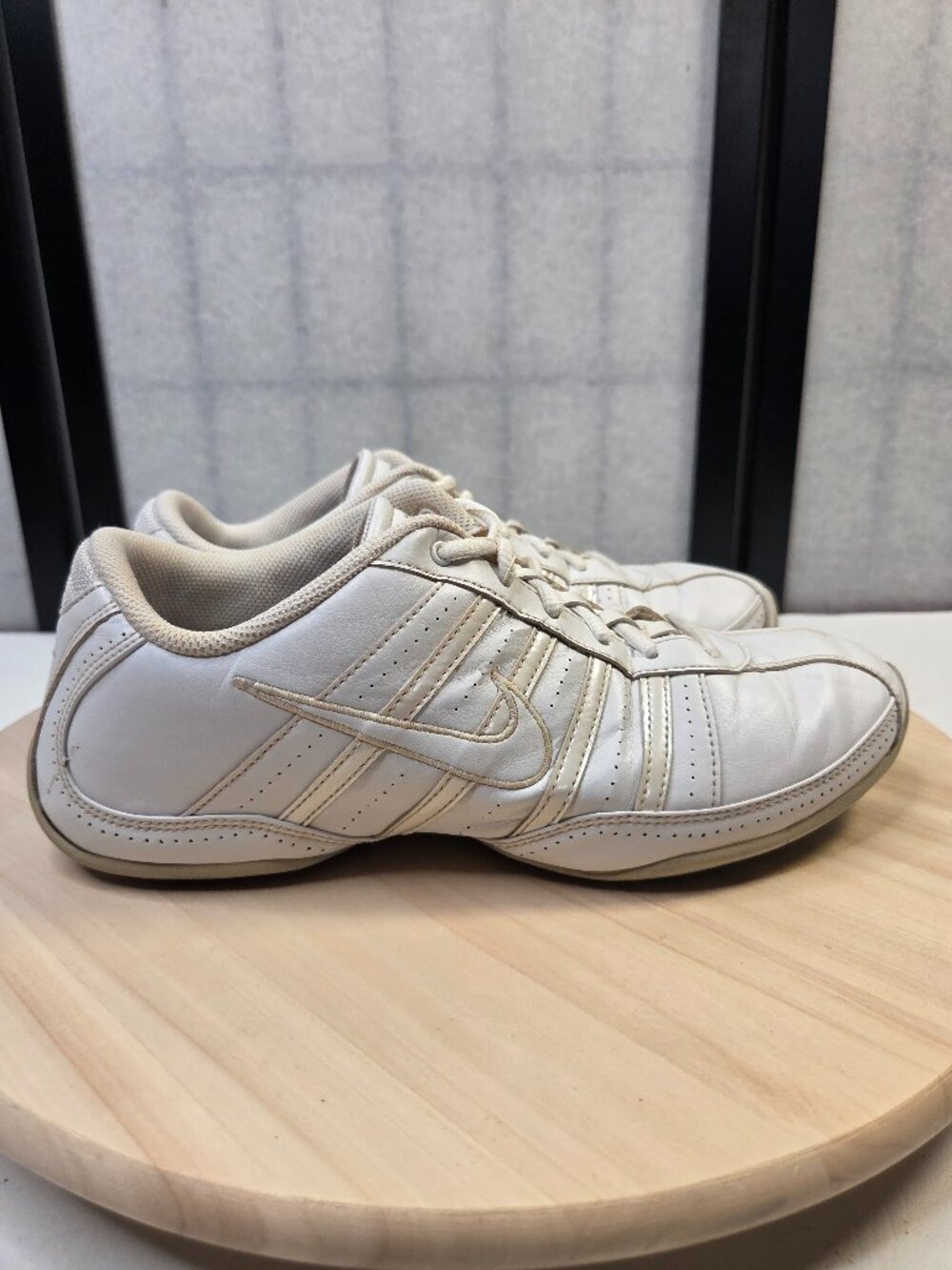Nike Musique III White Leather Athletic Shoes Sneakers White Women US 9